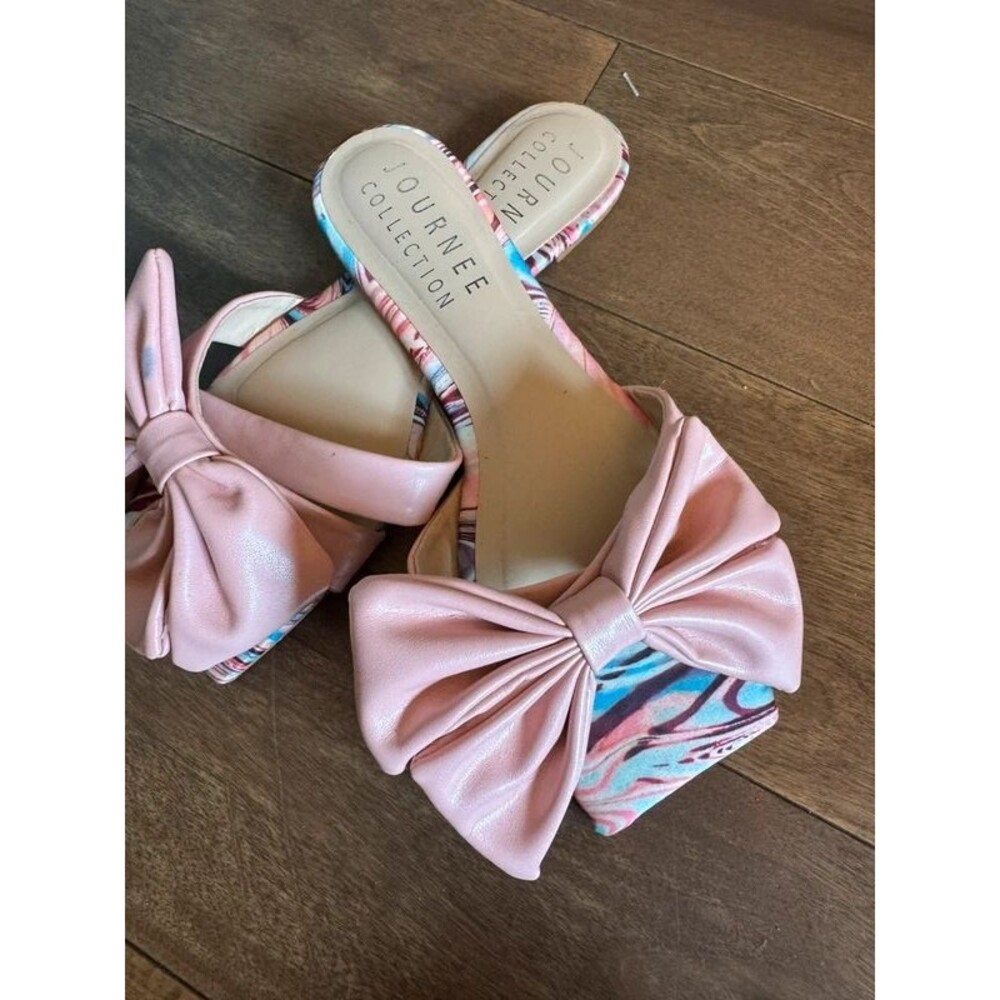 Journee Collection